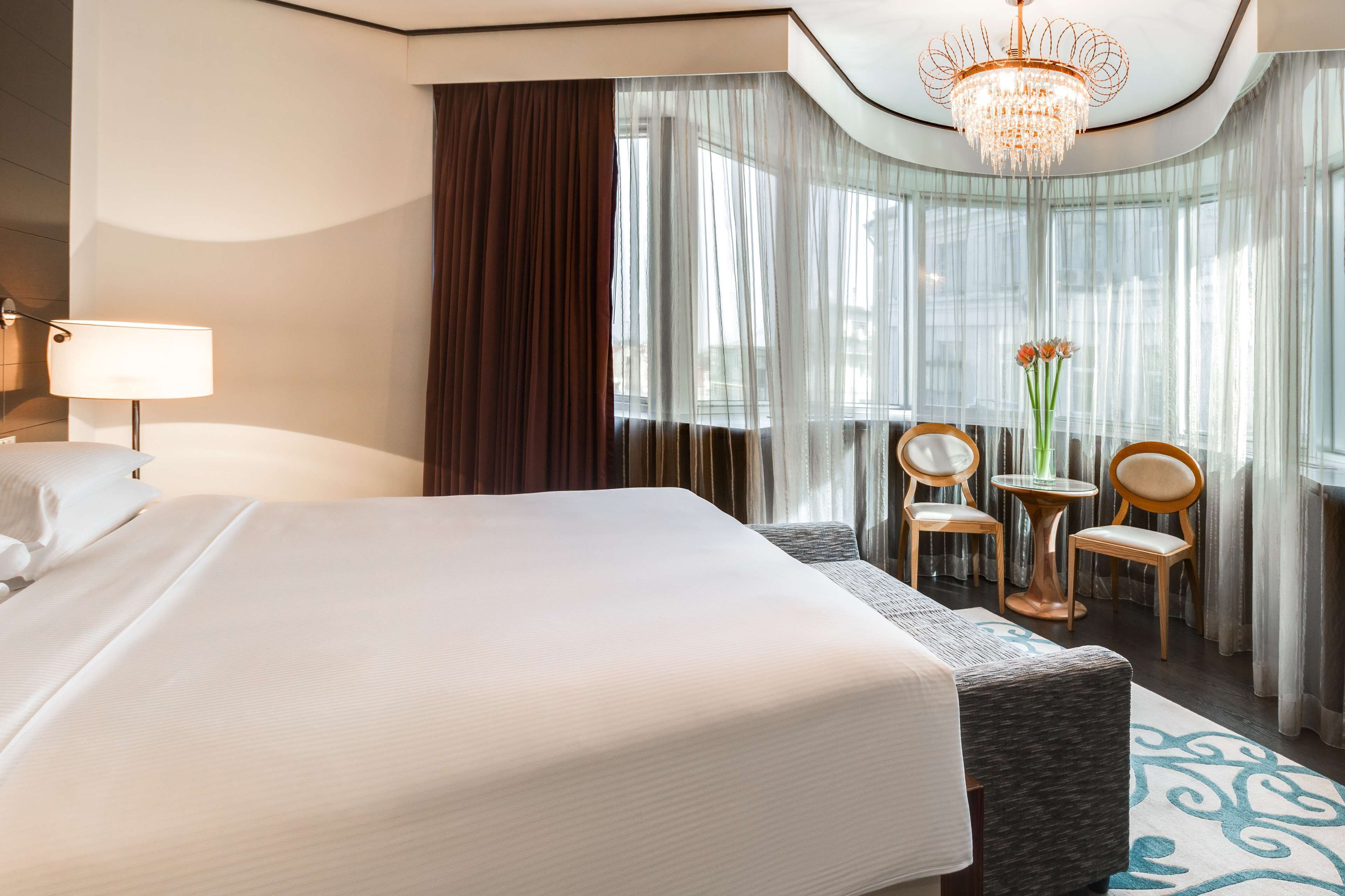 Ropa de cama hipoalergénica y minibar 