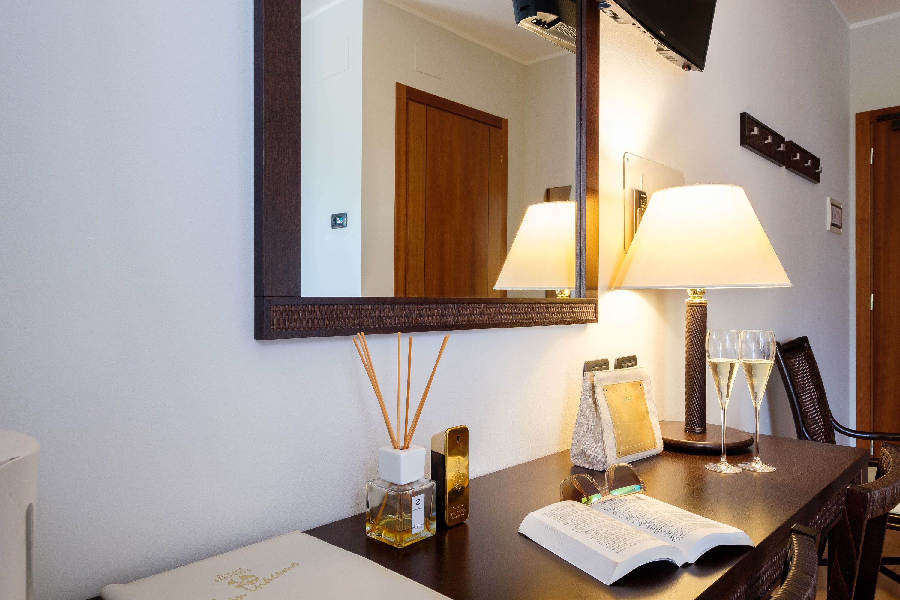 1 bedroom, premium bedding, down duvets, minibar