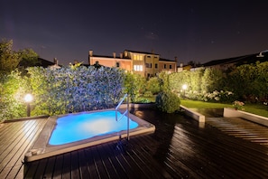 Baignoire à remous extérieure