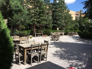 2 restaurants; breakfast and dinner served  - Burcu Kaya Hotel (Ürgüp)