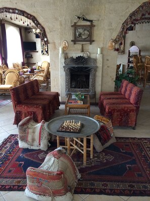 Coin salon dans le hall