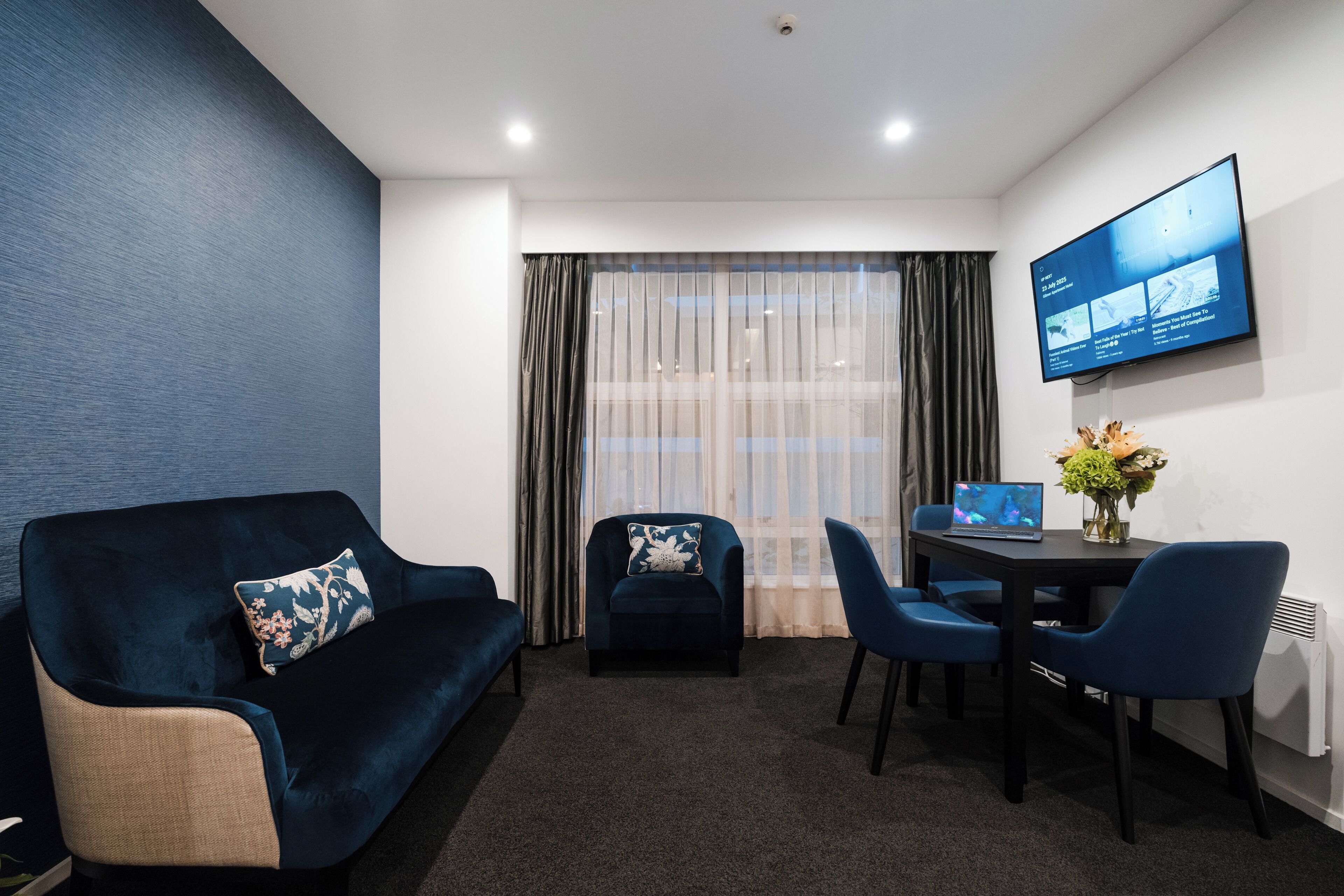 Apartment, 2 Bedrooms | Living area