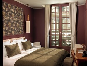 Premium bedding, in-room safe, soundproofing, WiFi (free) - Lazare Nomade (Paris)