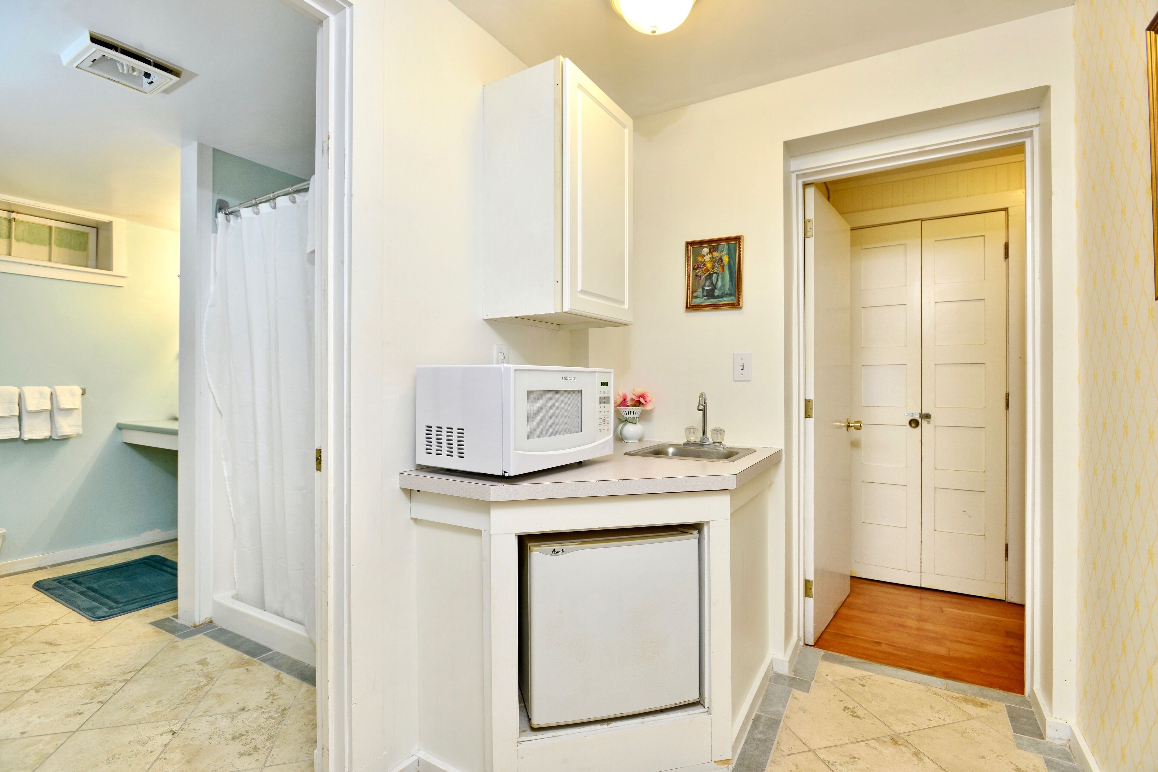 villa 2 doubles, family, dog friendly, handicap accessible | private kitchenette | dining tables