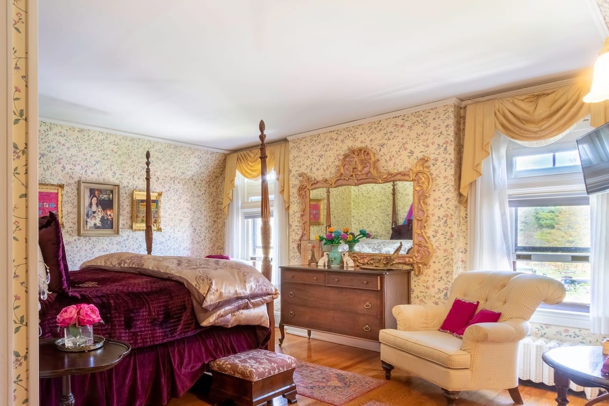 Signature Room, 1 Queen Bed, Resort View
