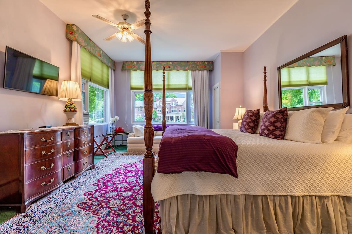 Villa King, Luxury Suite with Day Bed, Jacuzzi, dog friendly, resort views