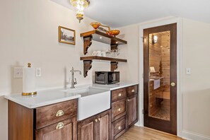 Cottage (The Cole House, built in 1842) | Private kitchen | Coffee/tea maker, freezer