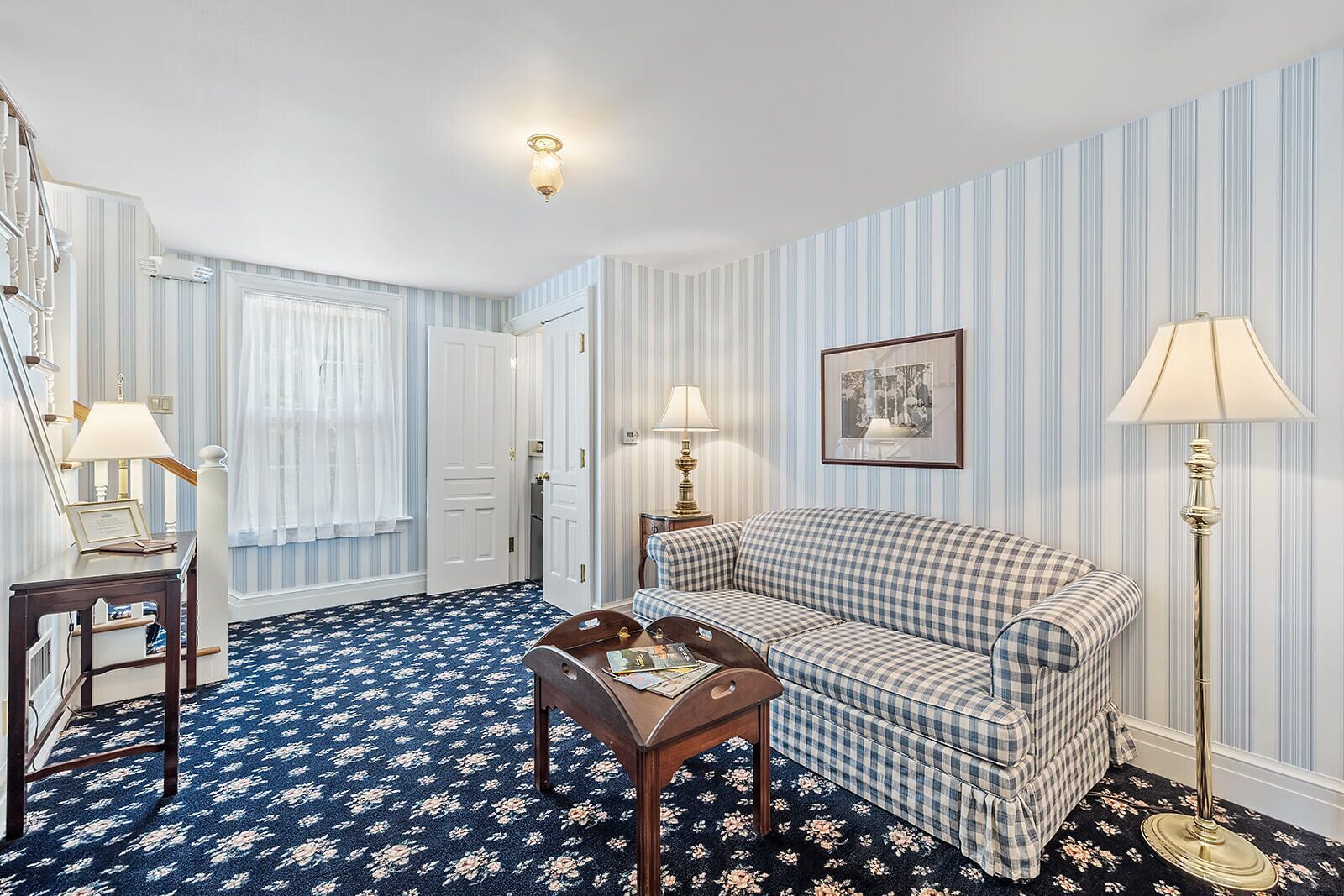 Suite, massasjebadekar (Signature Two-Story Suite) | Memory foam-senger, individuelt dekorert og individuelt innredet