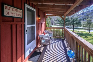 Little Room | Terrace/patio - Taylor House Inn (Sugar Grove)