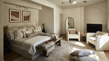 Deluxe tweepersoonskamer, 1 kingsize bed | 1 slaapkamer, individueel gedecoreerd, individueel gemeubileerd