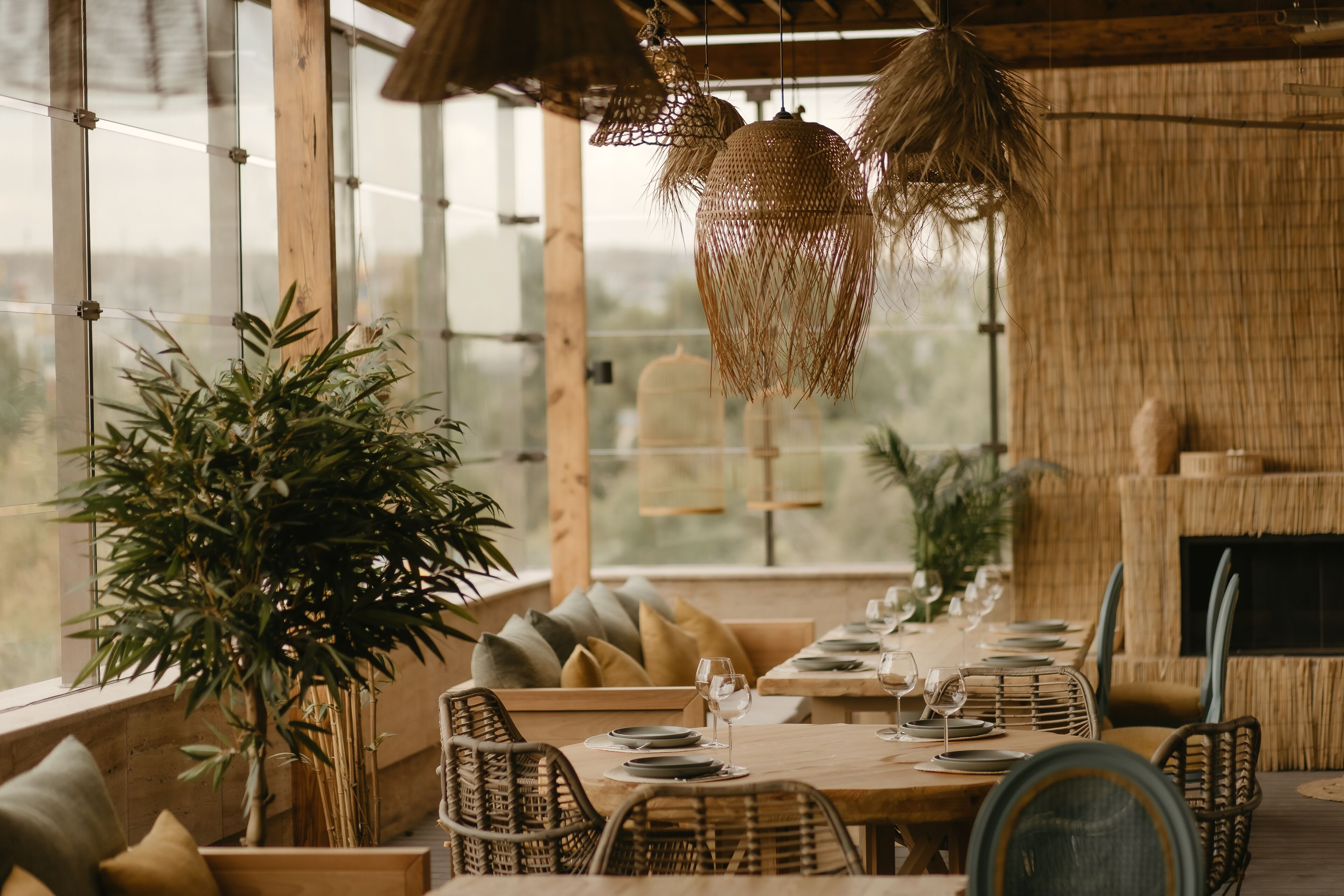 2 restaurants, breakfast, lunch, dinner served; Regional cuisine 