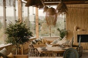 2 restaurants, breakfast, lunch, dinner served; Regional cuisine 