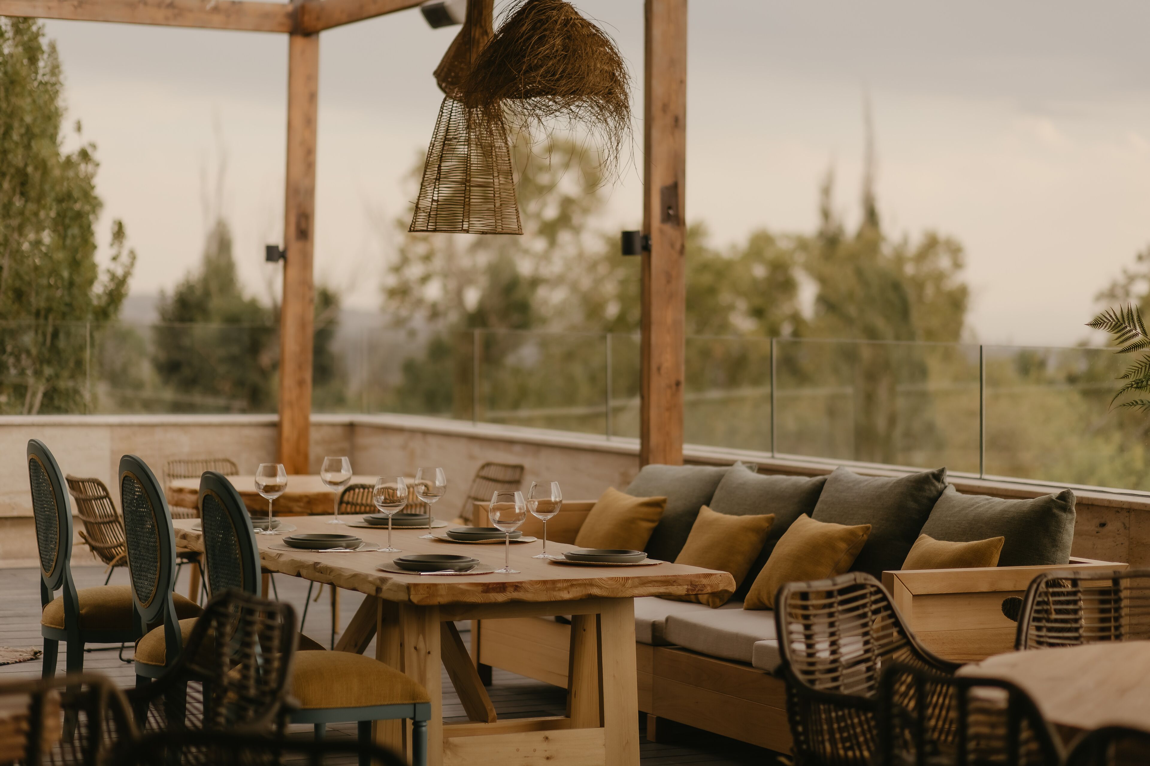 2 restaurants, breakfast, lunch, dinner served; Regional cuisine