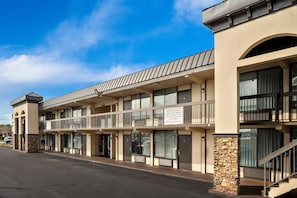 Exterior - Americas Best Value Inn Orlando (Orlando)