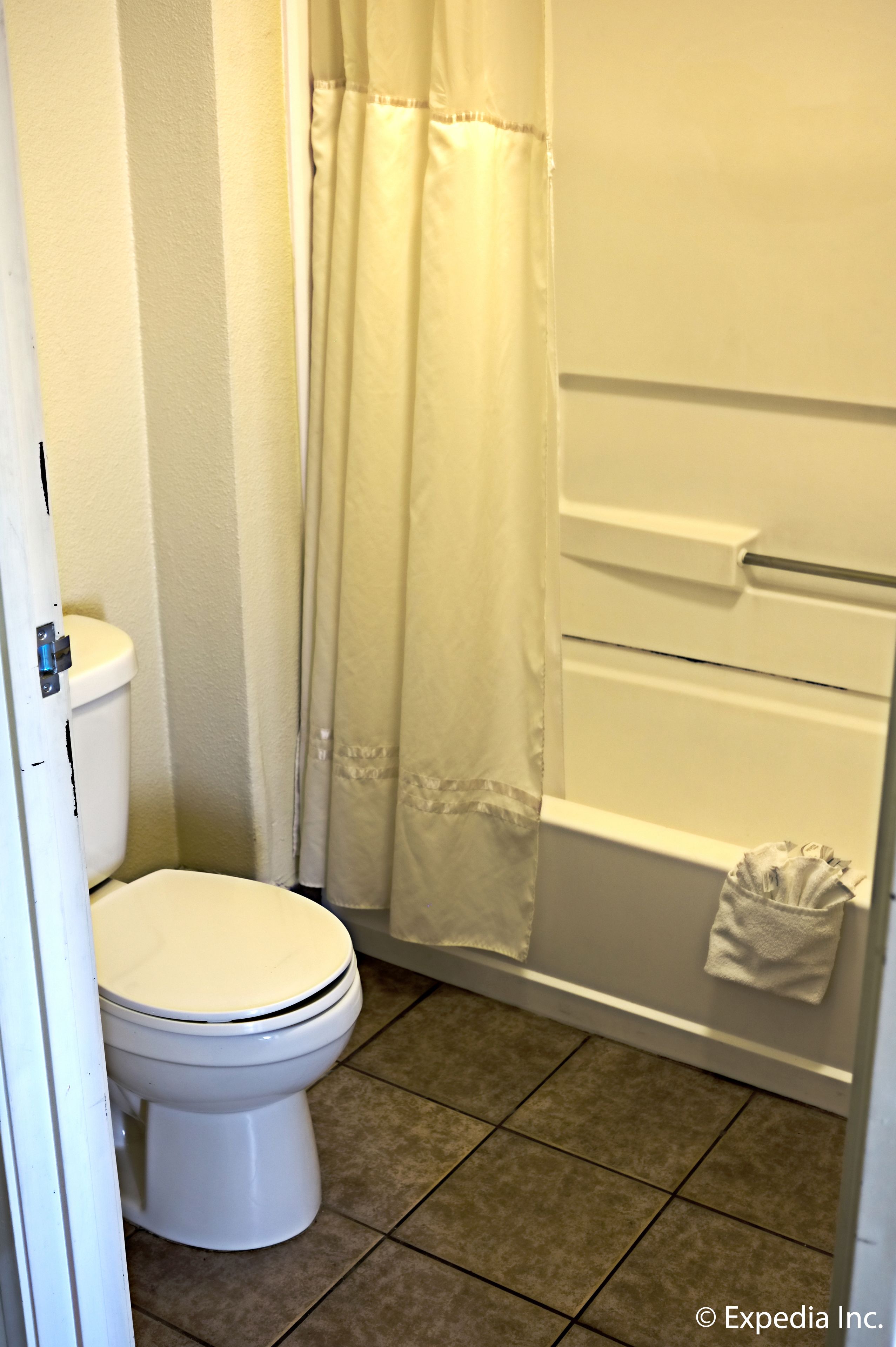 Photo - Key Inn & Suites