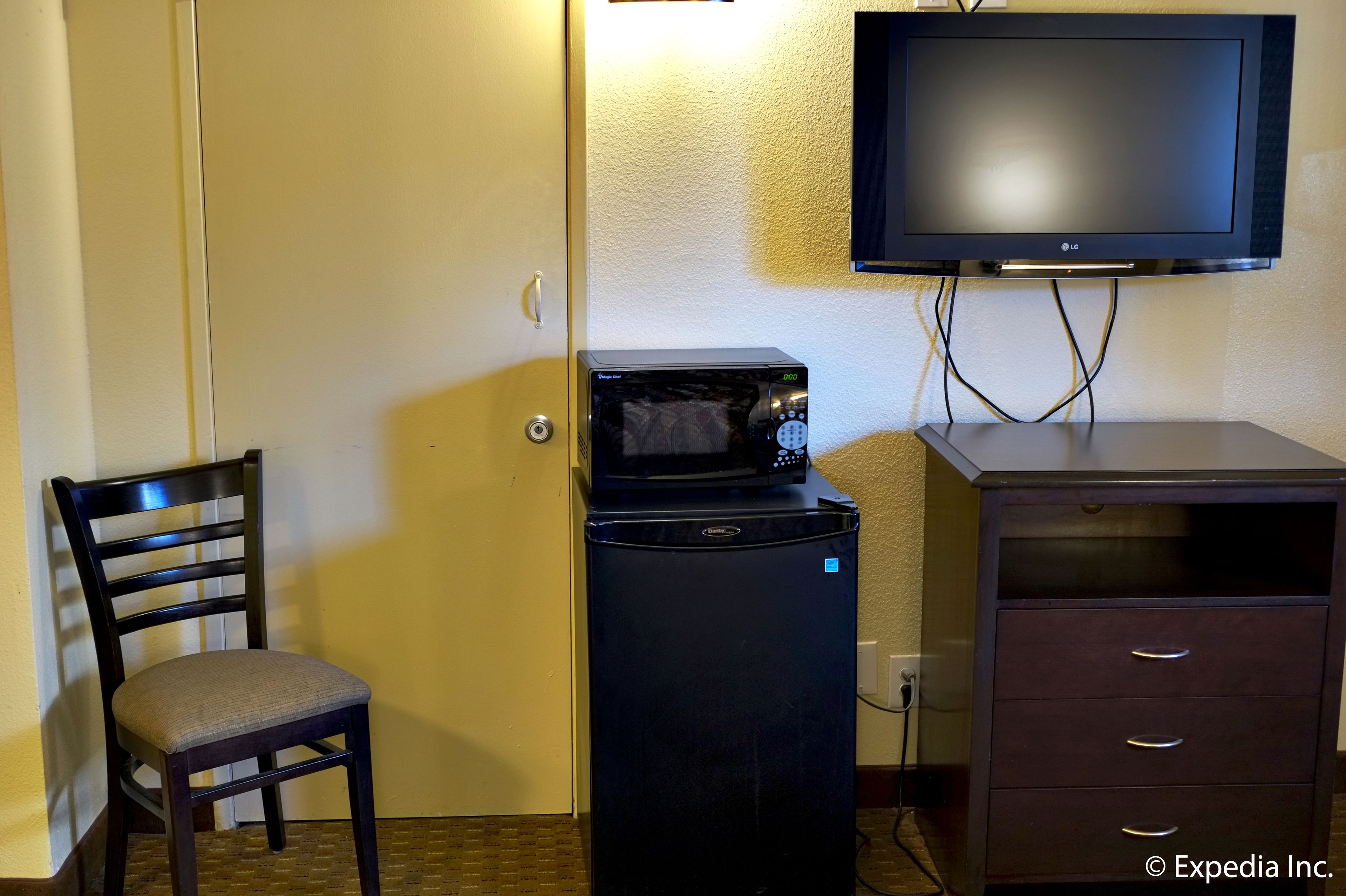 Photo - Key Inn & Suites