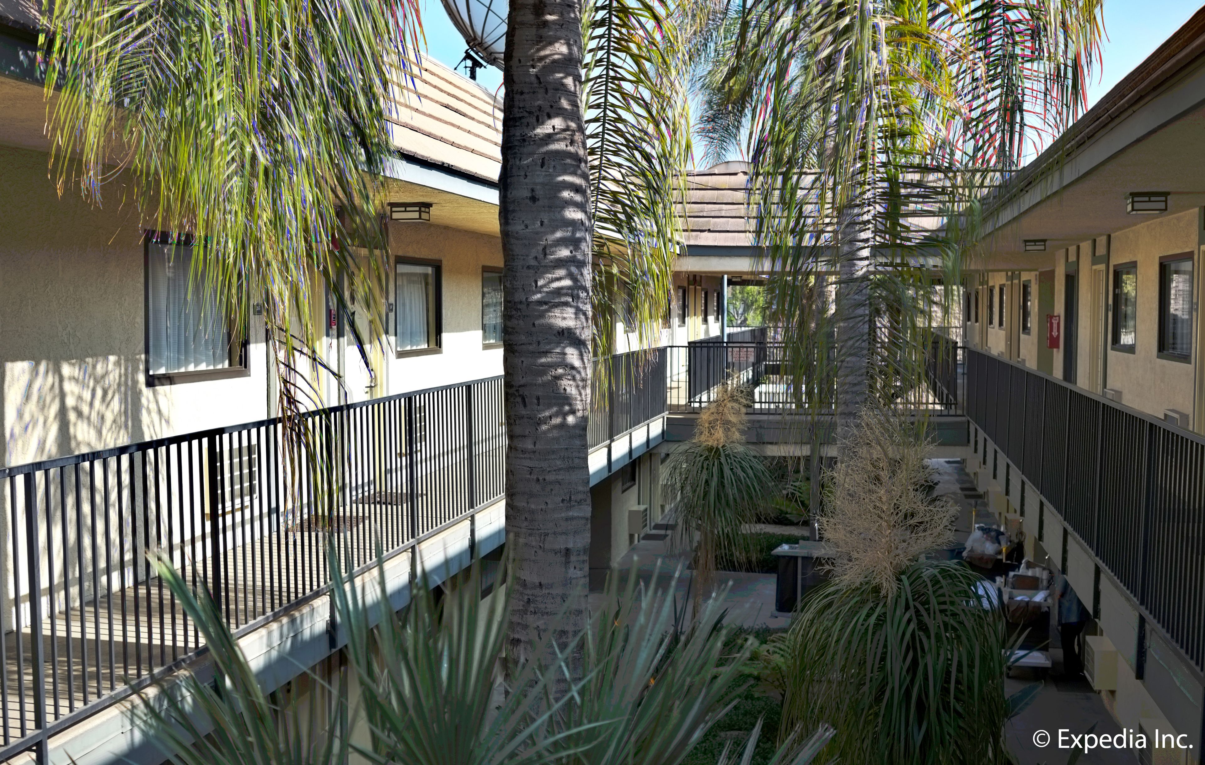 Photo - Key Inn & Suites