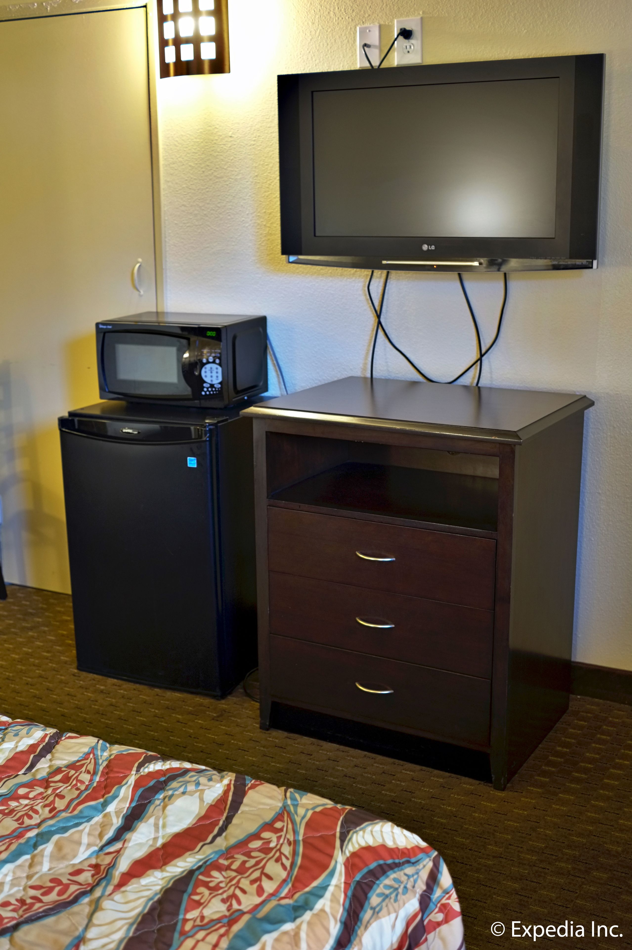 Photo - Key Inn & Suites