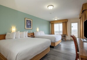 Two Queens - Village View Building | In-room safe, individually furnished, iron/ironing board, free WiFi - Wonder View Inn - Bar Harbor Collection (Bar Harbor)