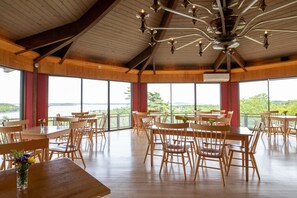 Cooked-to-order breakfast for a fee