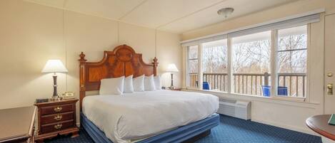 King Room - Courtyard Building | In-room safe, individually furnished, iron/ironing board, free WiFi