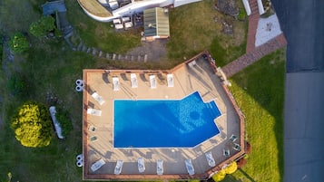 Seasonal outdoor pool