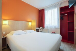 Standard Room, 1 Double Bed | Premium bedding, desk, laptop workspace, blackout curtains - Premiere Classe Warszawa Centrum (Warsaw)