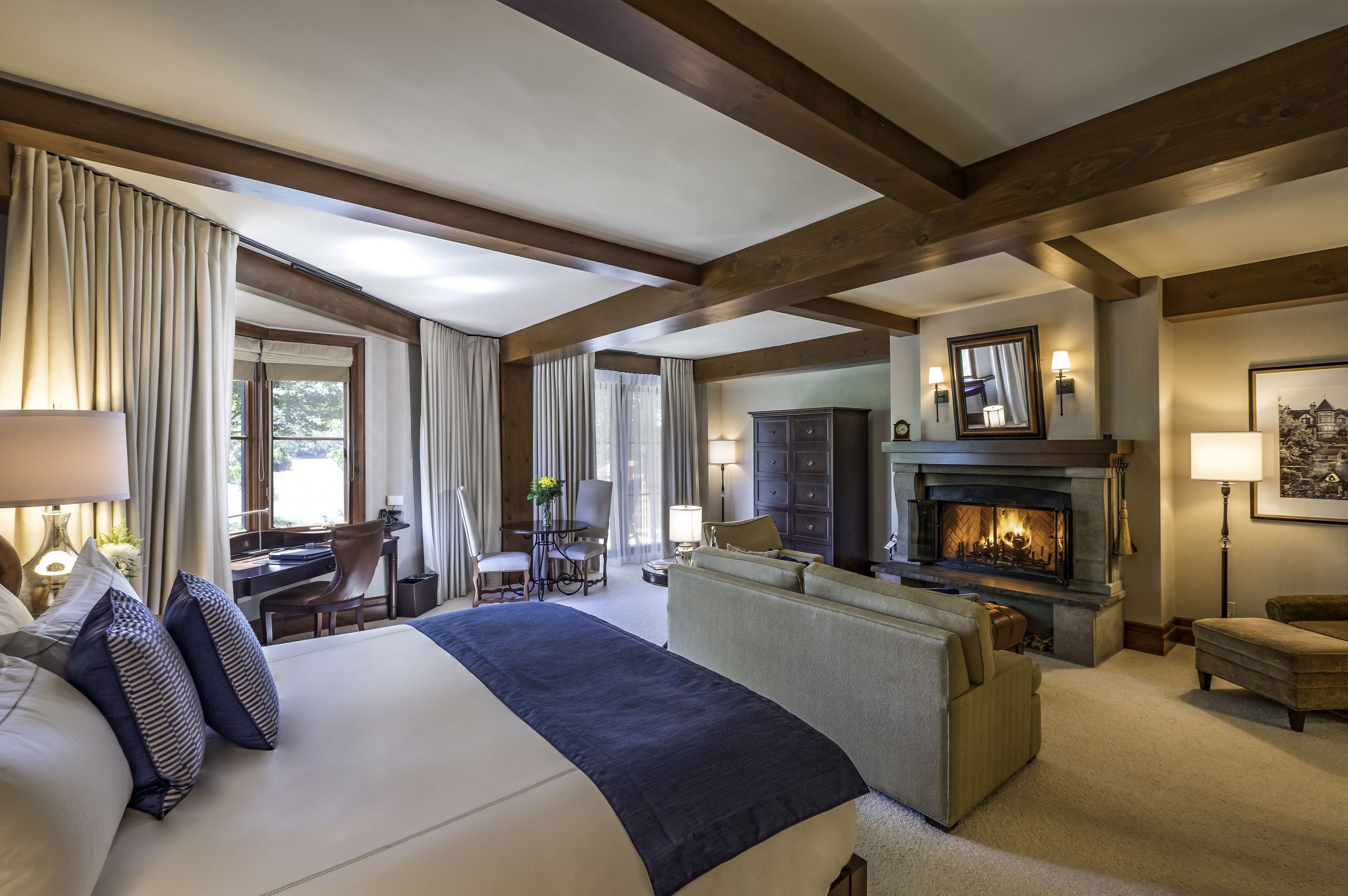 Egyptian cotton sheets, premium bedding, down duvets, minibar