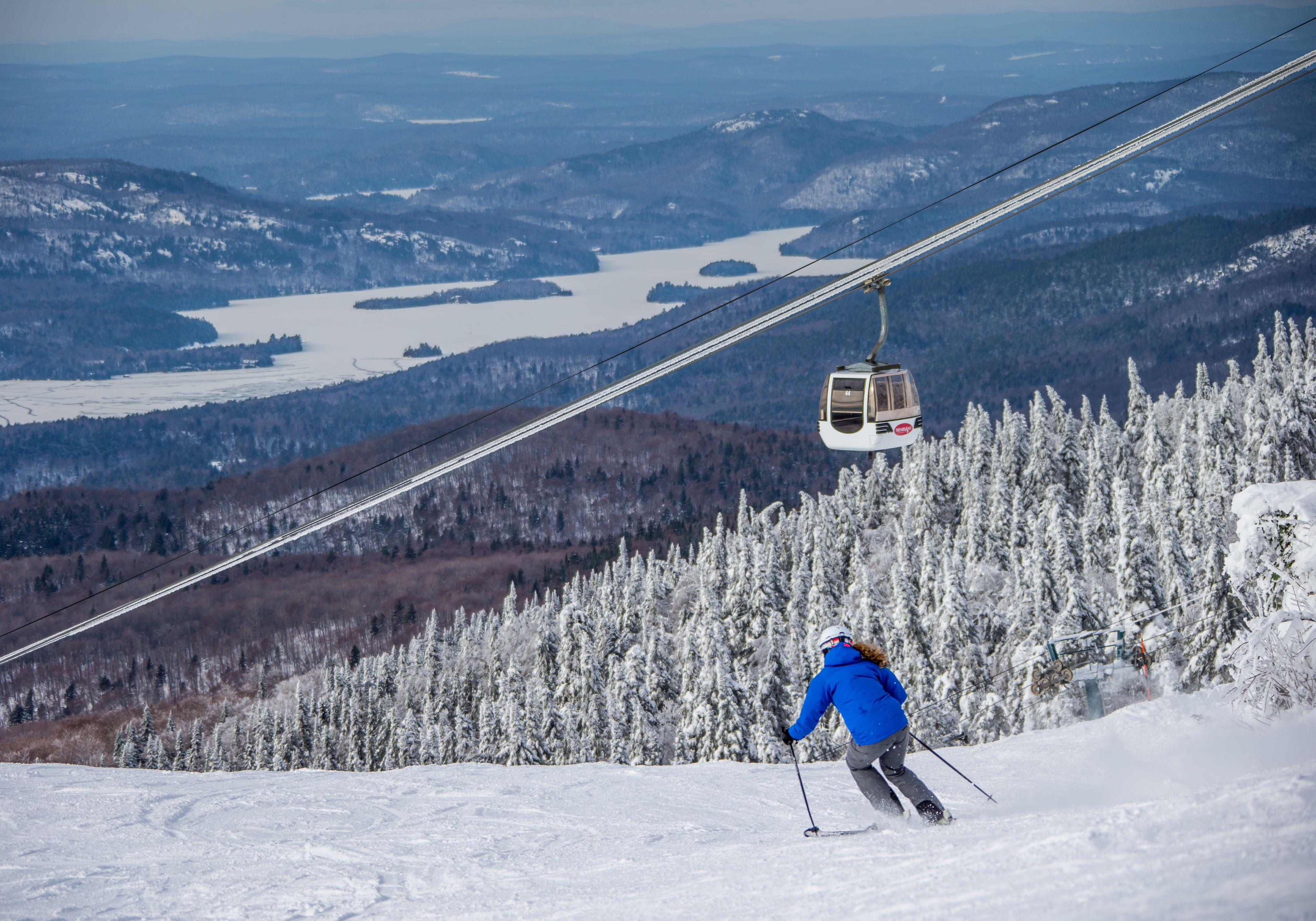 Bermain ski