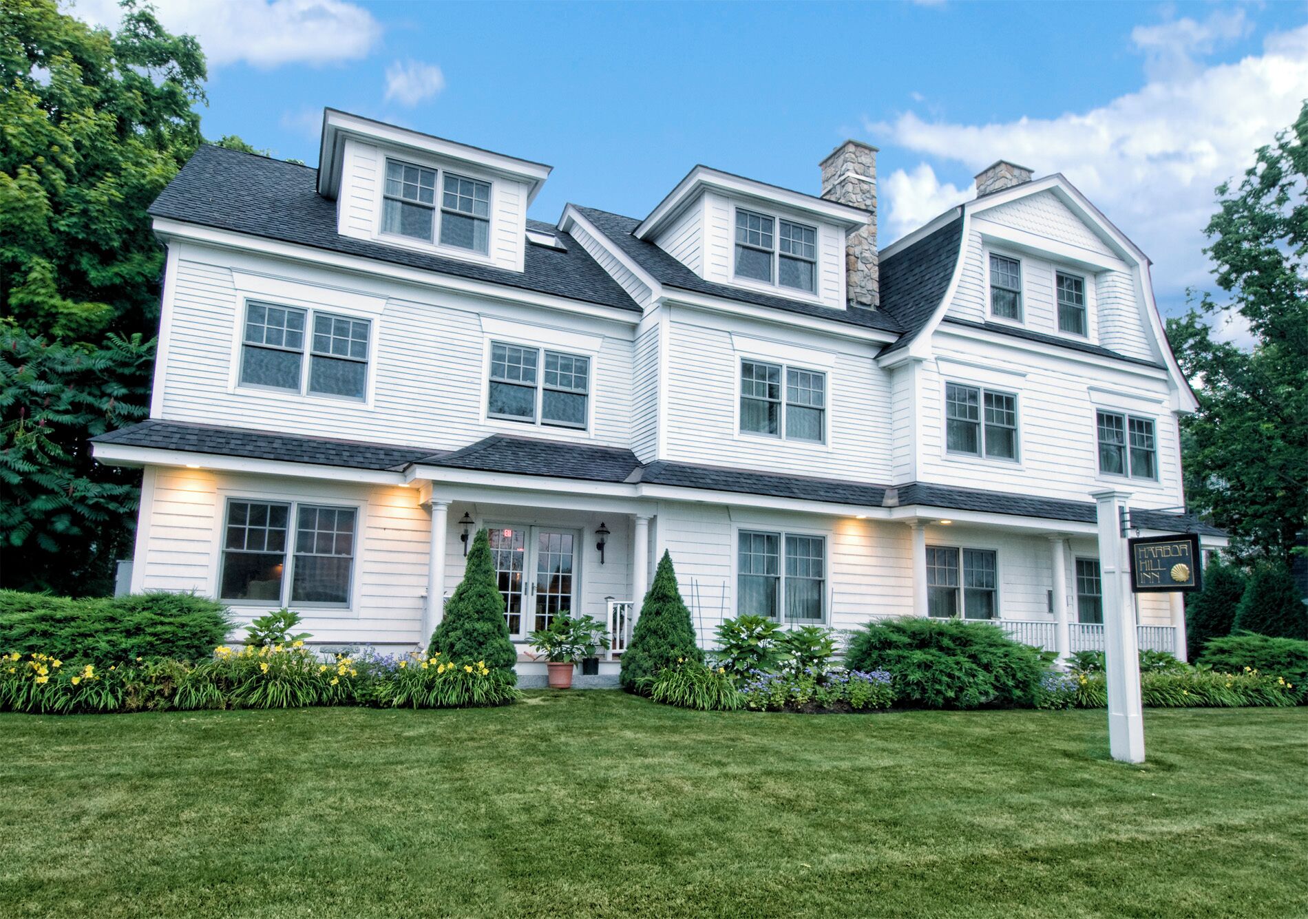 harbor hill luxury king | 1 bedroom, premium bedding, individually decorated