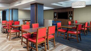 Desayuno bufé gratuito y diario