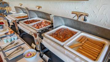 Esmorzar diari d'estil bufet (80 PLN per persona)