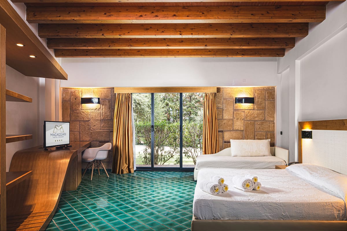 minibar, in-room safe, desk, soundproofing