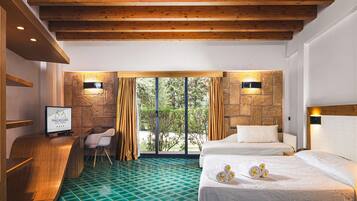 Minibar, Zimmersafe, Schreibtisch, schallisolierte Zimmer