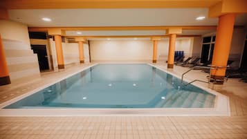 Kuntoallas / pitkä uima-allas