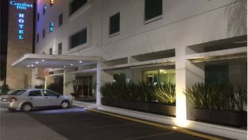 Façade de lâhĂ©bergement - soirĂ©e/nuit