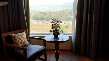 Ropa de cama de alta calidad y minibar