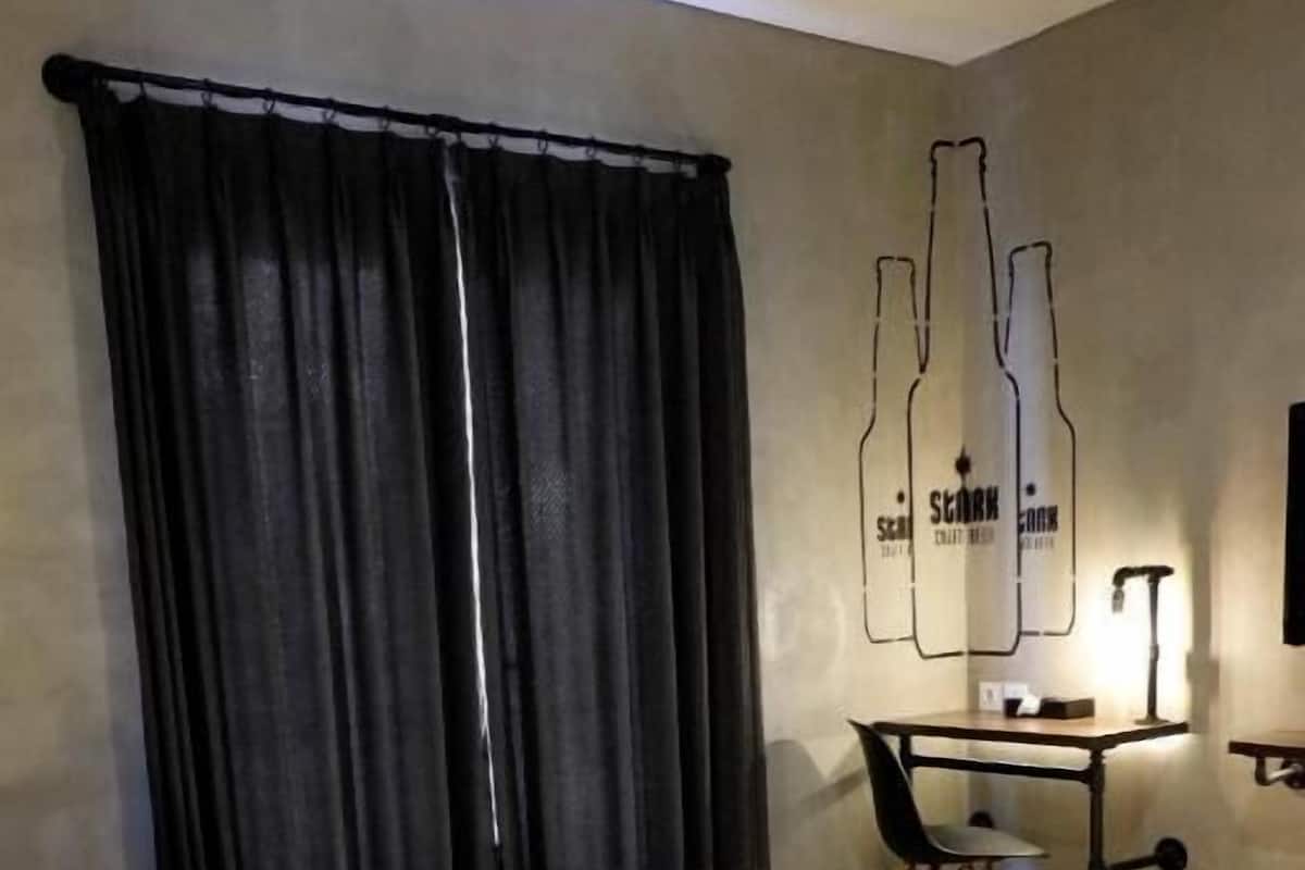 Down comforters, pillowtop beds, minibar, in-room safe
