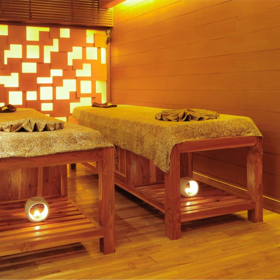 Couples treatment rooms, body treatments, aromatherapy