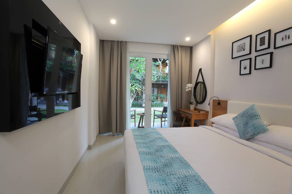 Deluxe Double Room, 1 Queen Bed, Garden View