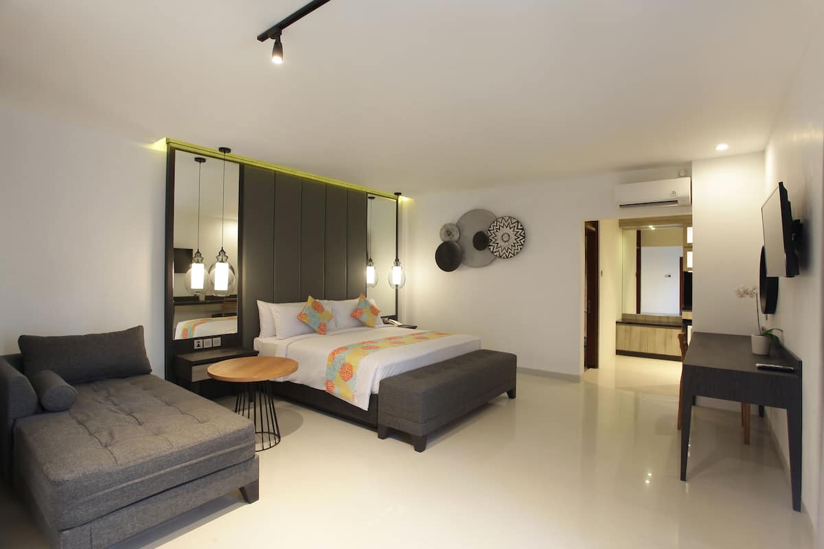 Suite, Garden View