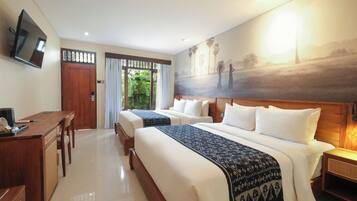 In-room safe, desk, free WiFi