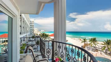 Ocean Front Luxury Suite King | Vistas desde la habitación