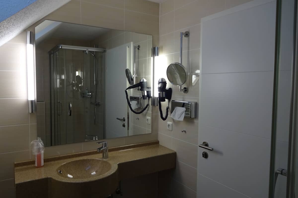 double room | bathroom | shower, hair dryer, towels