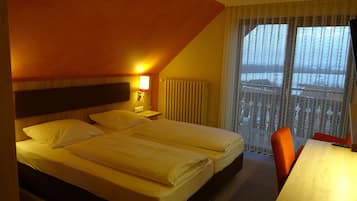 Doppelzimmer | Schreibtisch, schallisolierte Zimmer, kostenlose Babybetten