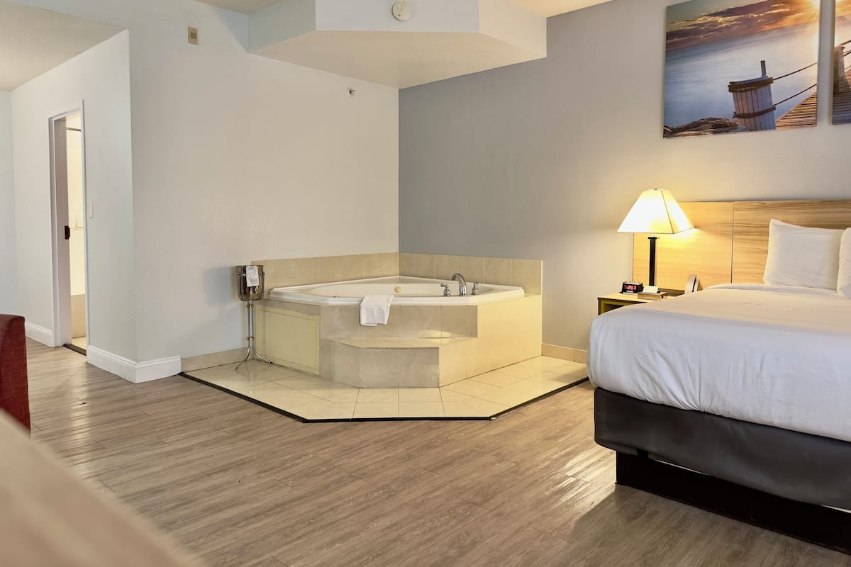 Suite estudio superior, 1 cama King size, para no fumadores | 1 habitación, sábanas de algodón egipcio y ropa de cama de alta calidad