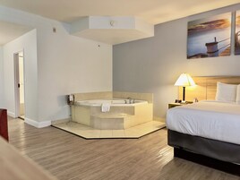 Superior Studio Suite, 1 King Bed, Non Smoking | Egyptian cotton sheets, premium bedding, pillowtop beds