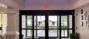 Days Inn & Suites by Wyndham Lakeland
