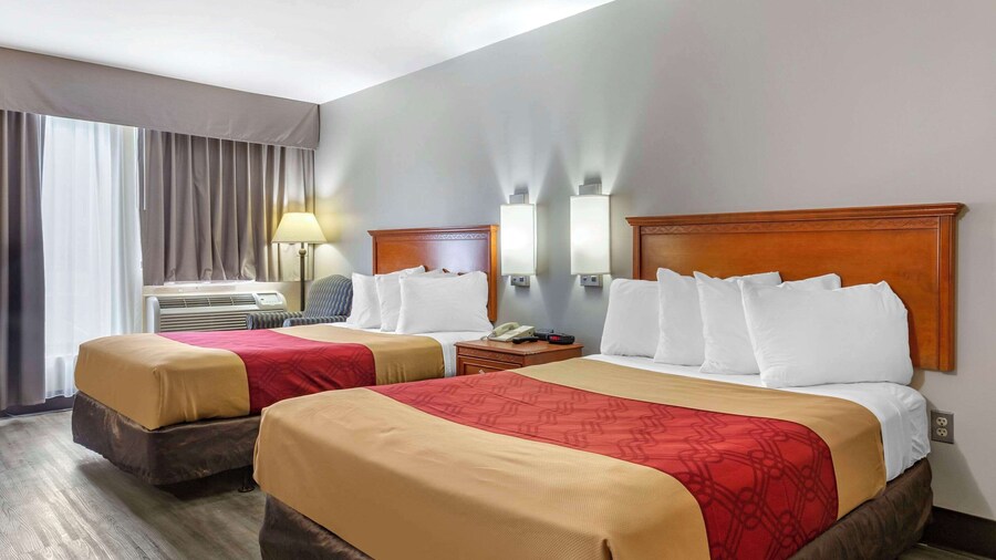 Econo Lodge & Suites Southern Pines - Pinehurst