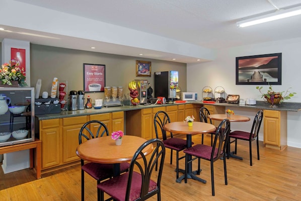 Free daily continental breakfast